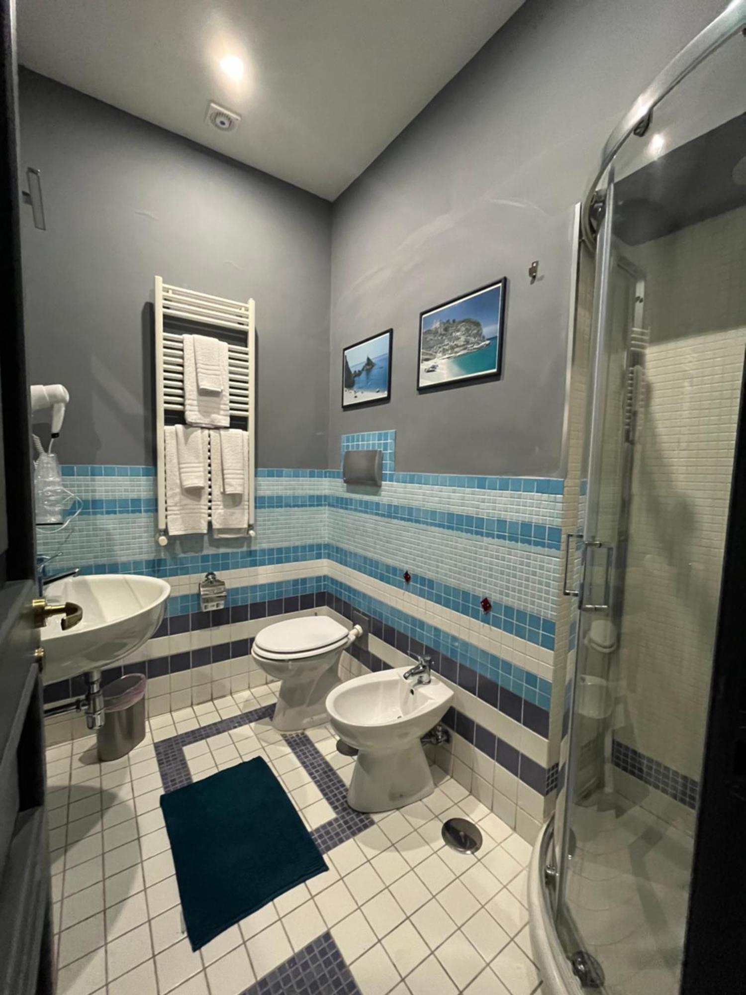 Naples Luxury Suites B&B מראה חיצוני תמונה