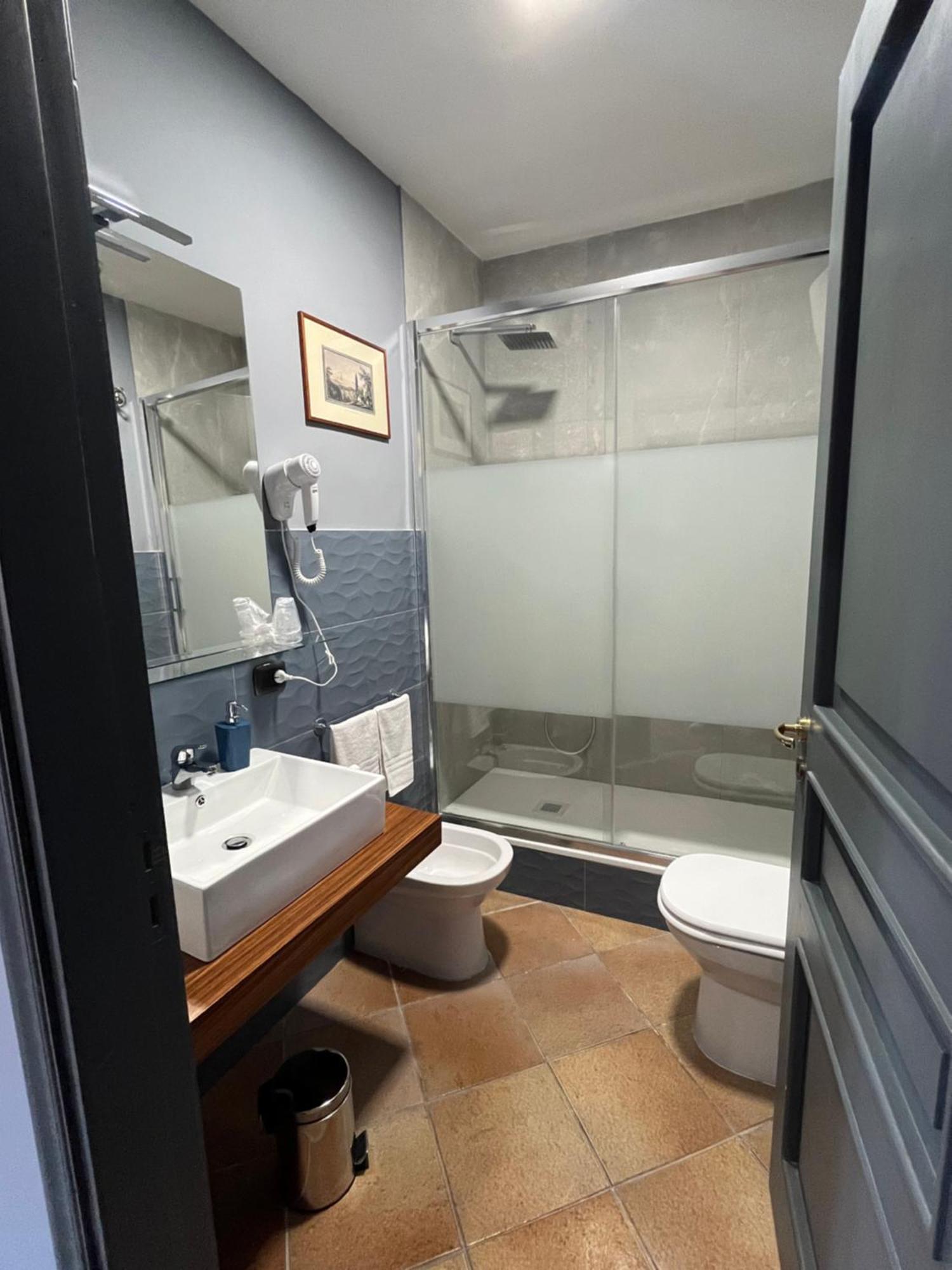 Naples Luxury Suites B&B מראה חיצוני תמונה